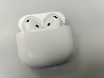 Б/в Навушники Apple airpods 4 with active noise cancellation 01-201052967