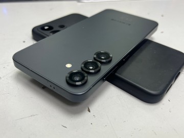 Б/у Мобільний телефон Samsung galaxy s25 12/256gb 01-201090542