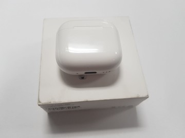Б/в Навушники Apple airpods 4 with active noise cancellation 01-201118426