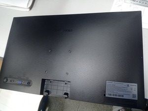 Б/у Монитор Samsung ls24r350fhixci 01-201143100