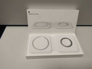 Б/в Бездротовий зарядний пристрій Apple magsafe duo charger 01-200309931