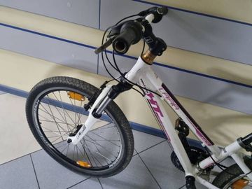 01-200321025: Lara xcl /24