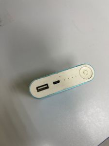 Б/в Зарядний пристрій Без Виробника без моделі 01-200529023