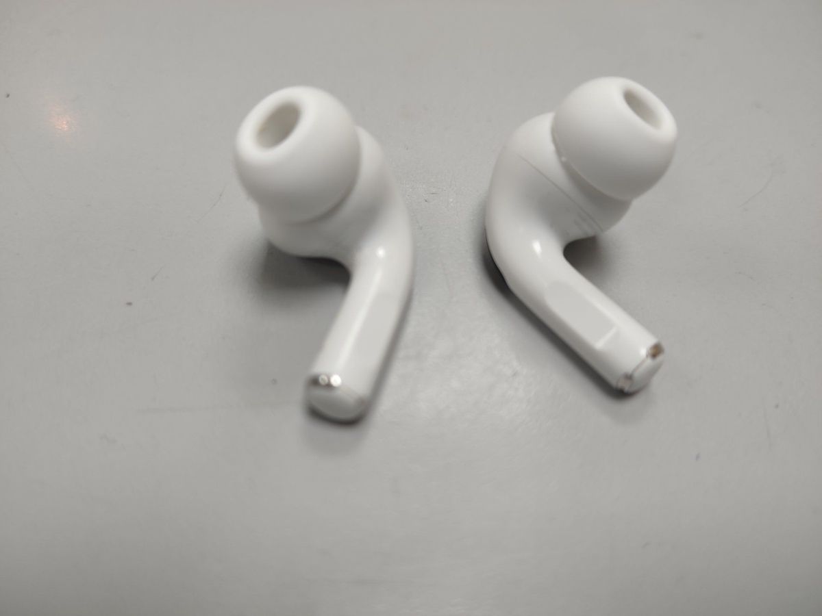 Apple airpods pro 2nd generation with magsafe charging case usb-c