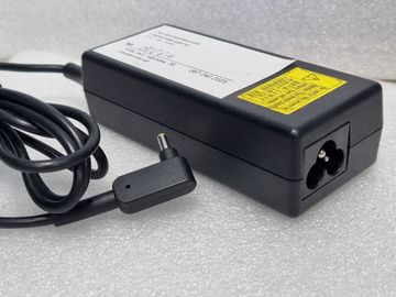 Б/в Мережевий зарядний пристрій Liteon до ноутбука 01-200891429