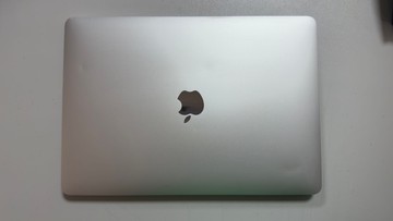 Б/в Ноутбук Apple macbook air a1932 13,3`` core i5 1,6ghz/ram8gb/ssd256gb/intel uhd graphics 617 01-200945503