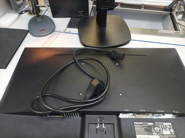 Б/в Монітор Philips 243v7q 01-200989826