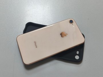 Б/в Мобільний телефон Apple iphone 8 64gb 01-200994986