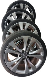 Italy/Opel r20 5x120 dia67.1 et45 8.5j[20et45/signia)