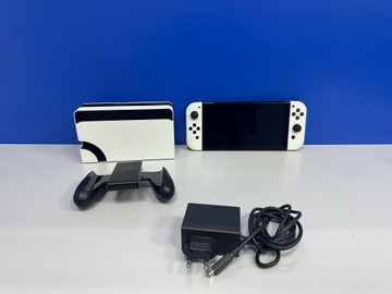 Б/в Ігрова приставка Nintendo switch oled 01-201056081