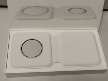 Б/в Бездротовий зарядний пристрій Apple magsafe duo charger 01-200309931