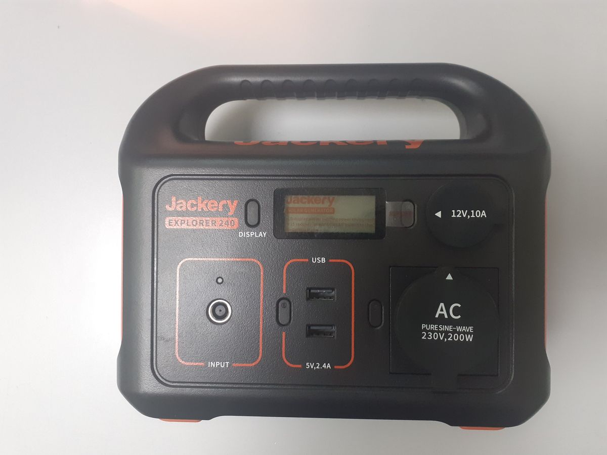 Jackery explorer 240