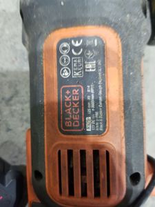 01-200606883: Black&Decker bcg720m1