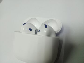 01-200762046: Apple airpods 4