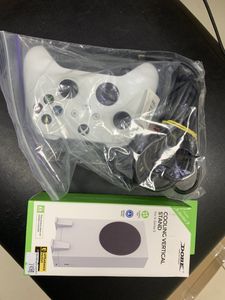 01-200762373: Microsoft xbox series s 512gb