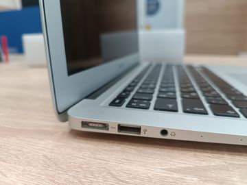 01-200753073: Apple a1466/core i5 1,8 ghz/ram 8gb/ssd 120gb/hd graphics 6000