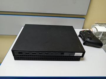 01-200780437: Microsoft xbox one x 1tb