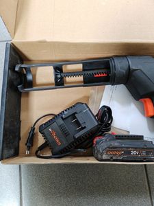 Б/в Пістолет для герметика Dnipro-M dsg-200 1акб 4ah зп 01-200817452