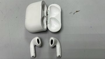 Б/в Навушники Apple airpods 4 with active noise cancellation 01-200859948