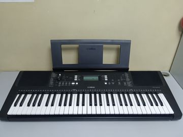 Б/у Синтезатор Yamaha psr-e373 01-200899561