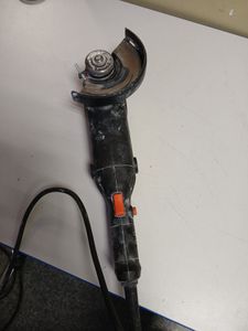 Б/у Угловая шлифмашина Dnipro-M gl-125s 01-200901568