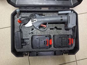 Б/у Аккумуляторные садовые ножницы Forte cp21-25bc 2акб зп 01-200919412