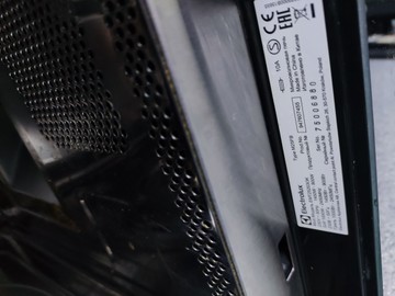 Б/в Мікрохвильова піч Electrolux emt25203ok 01-201092343