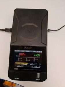 Б/в Зарядний пристрій Toolkitrc q6ac 01-201101085