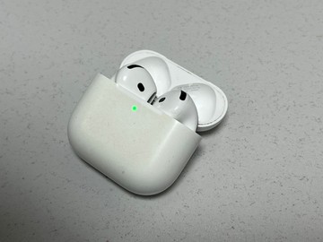 Б/в Навушники Apple airpods 4 with active noise cancellation 01-201131181