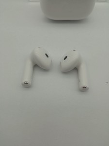 Б/у Навушники Apple airpods 4 with active noise cancellation 01-201138284