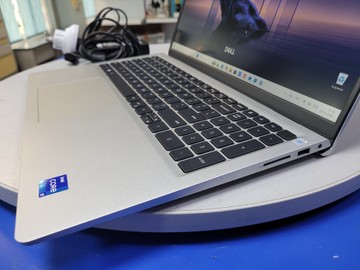 Б/в Ноутбук Dell 15/core i7-1355u ddr5/16gb ddr5/ssd 512 gb/*інтегрована 01-201180878
