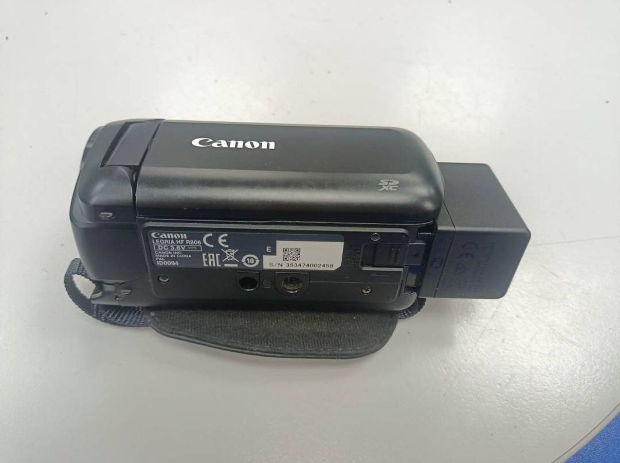 Canon legria hf r806