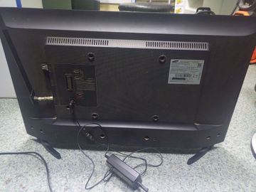 01-200748427: Samsung ue32j4000