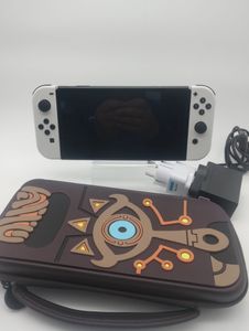 Б/у Игровая приставка Nintendo switch oled 01-200810477