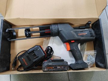 Б/в Пістолет для герметика Dnipro-M dsg-200 1акб 4ah зп 01-200817452