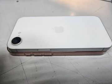 Б/в Мобільний телефон Apple iphone 16e 128gb 01-200820627