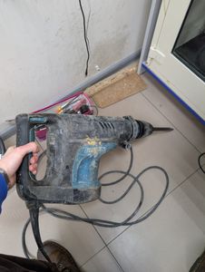 Б/у Отбойный молоток Makita hm1203c 01-200890525