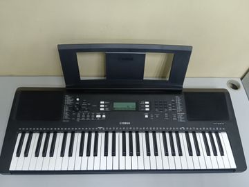 Б/у Синтезатор Yamaha psr-e373 01-200899561