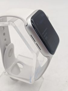 Б/в Смарт-годинник Apple watch se 2 gps 40mm aluminium case 01-200849120