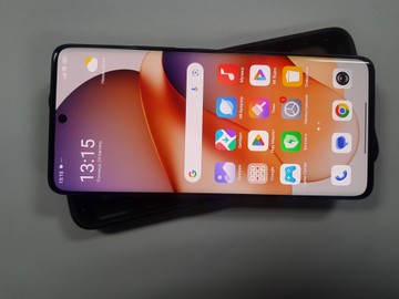 Б/в Мобільний телефон Xiaomi redmi note 13 pro+ 5g 12/512gb 01-200928041