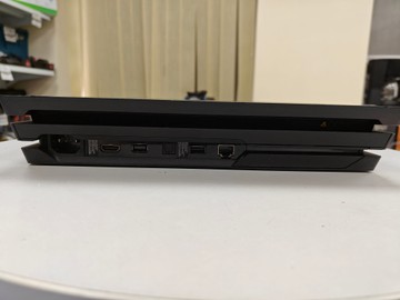 Б/в Ігрова приставка Sony playstation 4 pro 1tb 01-200938915