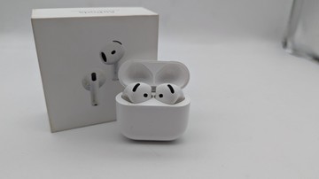 Б/в Навушники Apple airpods 4 with active noise cancellation 01-200937237