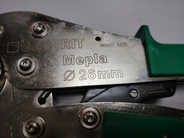 Б/у Ручний обтискний інструмент Geberit d 26 мм 01-200939355