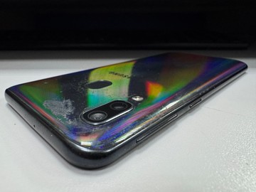 Б/в Мобільний телефон Samsung galaxy a40 2019 sm-a405 4/64gb 01-200958591