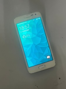 Б/в Мобільний телефон Samsung galaxy a3 16gb 01-201108927