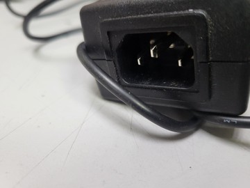 Б/в Зарядний пристрій Switchbox 12dc/220v 01-201116664