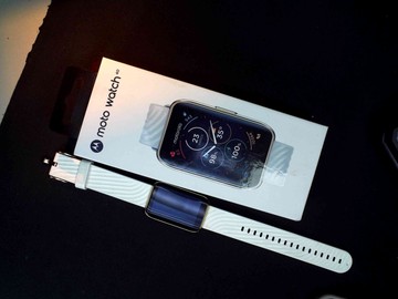 Б/в Смарт-годинник Motorola moto watch 40 01-201162196
