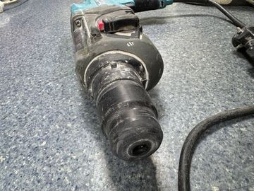 01-200556392: Makita hr2470ft