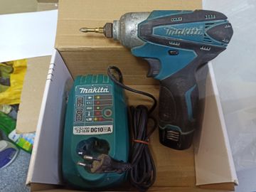 01-200609110: Makita td090d 1акб 1.3ah зп кейс