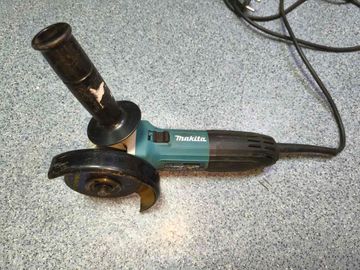 01-200772472: Makita ga5030r